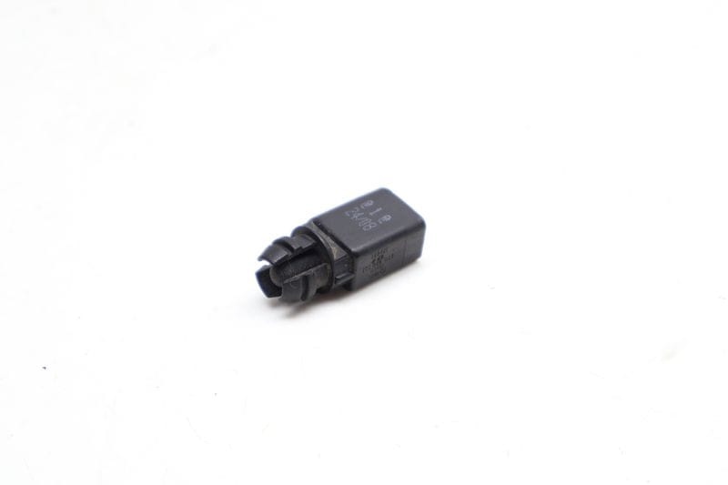Outside Ambient Air Temperature Sensor 8Z0820535 — Used (SKU 703730)