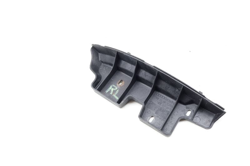Bumper Mount / Bracket 4F5807897 — Used (SKU 645652)