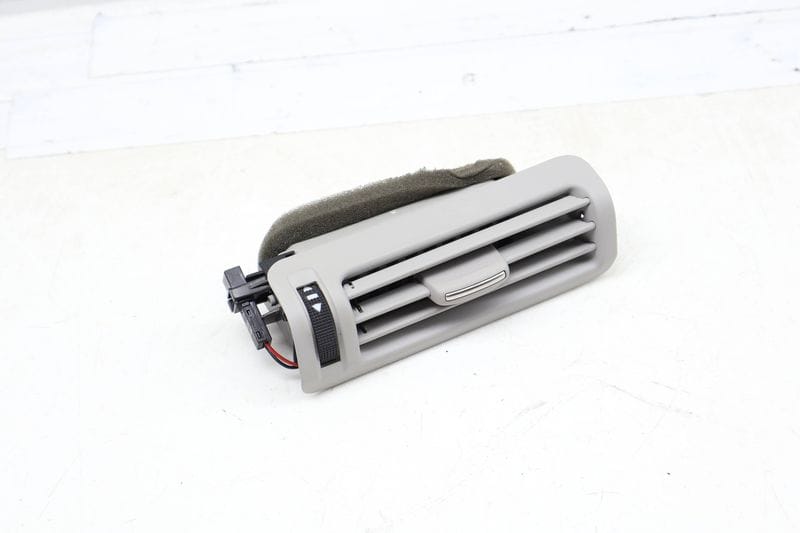 B Pillar Air Vent 4F0819384A — Used (SKU 703738)