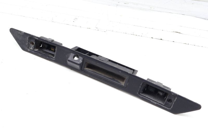 Trunk License Plate Light / Handle Assembly 4L0827574 — Used (SKU 703829)