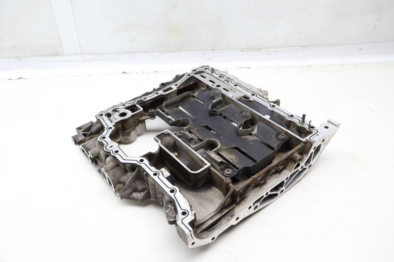 Upper Engine Oil Pan 06E103603Q — Used (SKU 645722)