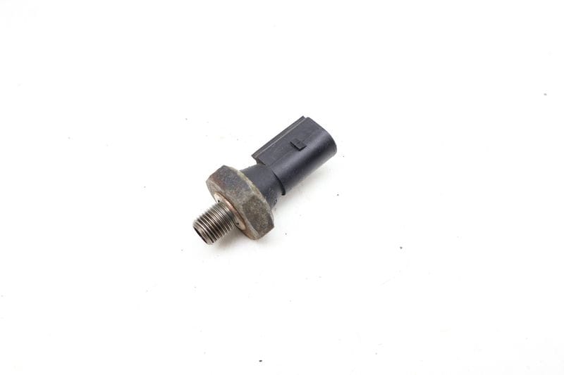 Engine Oil Pressure Sensor / Switch 079919081 — Used (SKU 684686)
