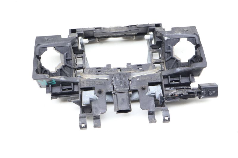 Exterior Door Handle Bracket 4E0839886E — Used (SKU 684428)