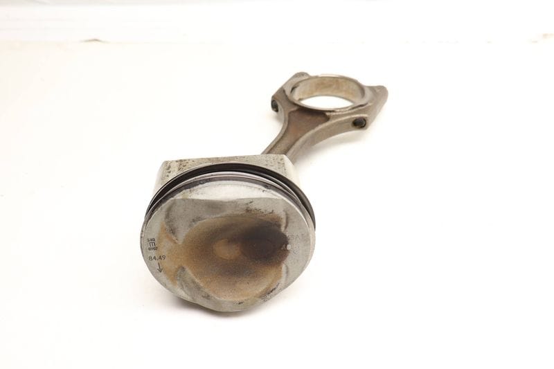 Piston w/ Connecting Rod 079107065AT — Used (SKU 684570)