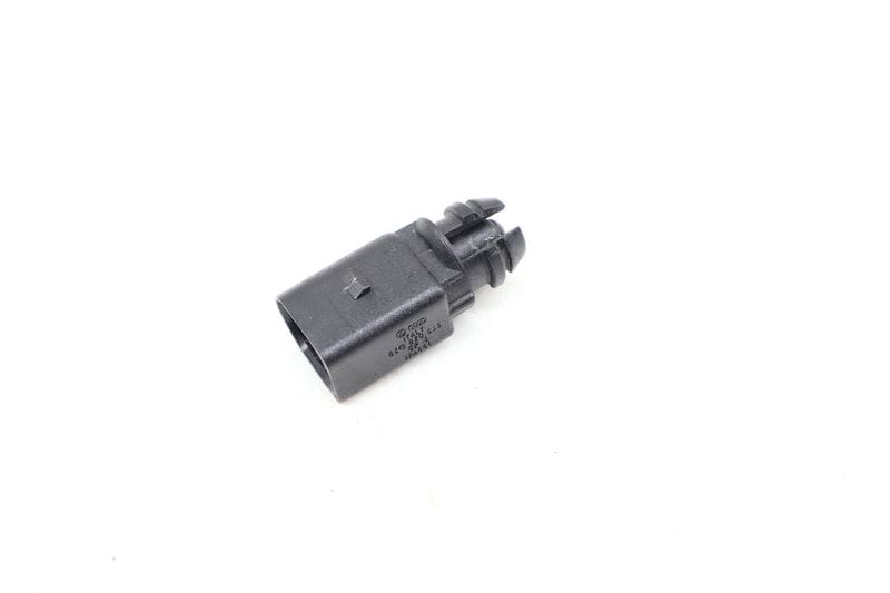 Outside Ambient Air Temperature Sensor 8Z0820535 — Used (SKU 684677)