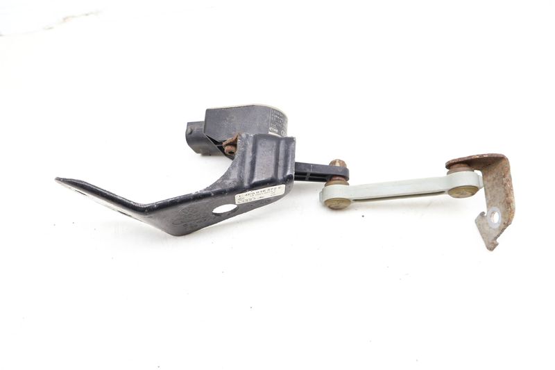 Headlight / Suspension Leveling Sensor 4E0616572E — Used (SKU 684685)