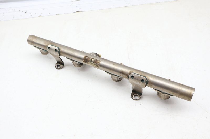 Fuel Rail 079133316E — Used (SKU 684498)