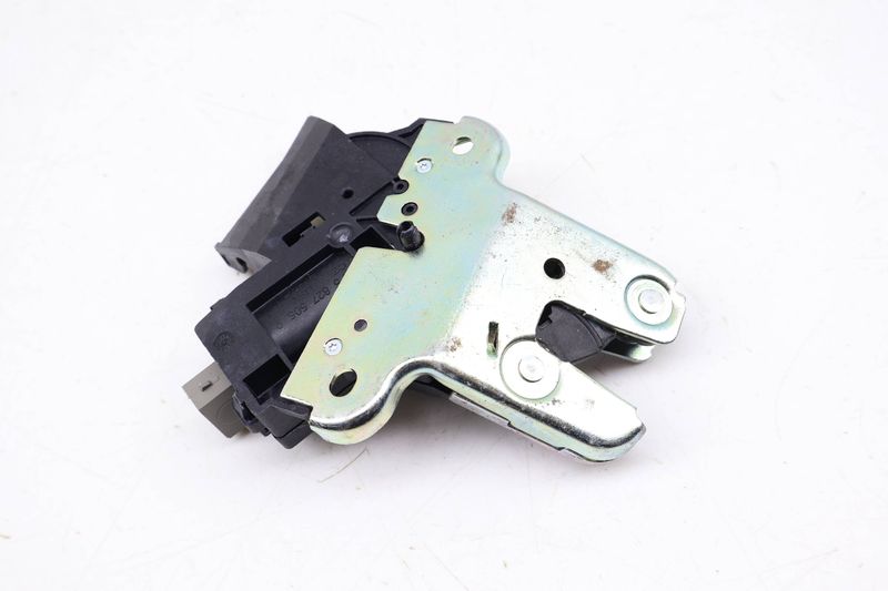 Trunk Latch / Lock 4F5827505D — Used (SKU 684253)