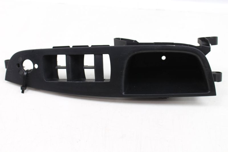 Door Panel Master Window Switch Trim / Bezel 4L1867171A — Used (SKU 212975)