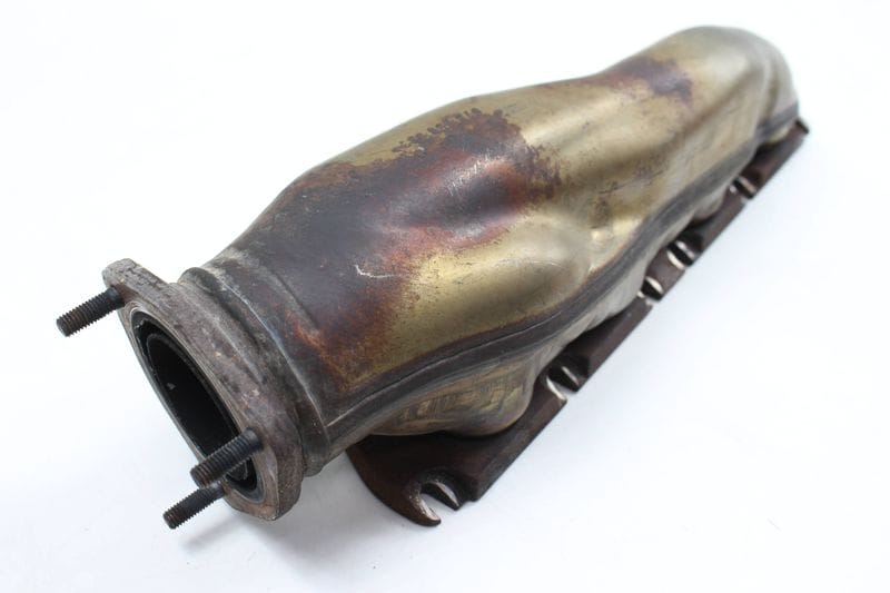 4.2 Exhaust Manifold 079253033S — Used (SKU 213257)