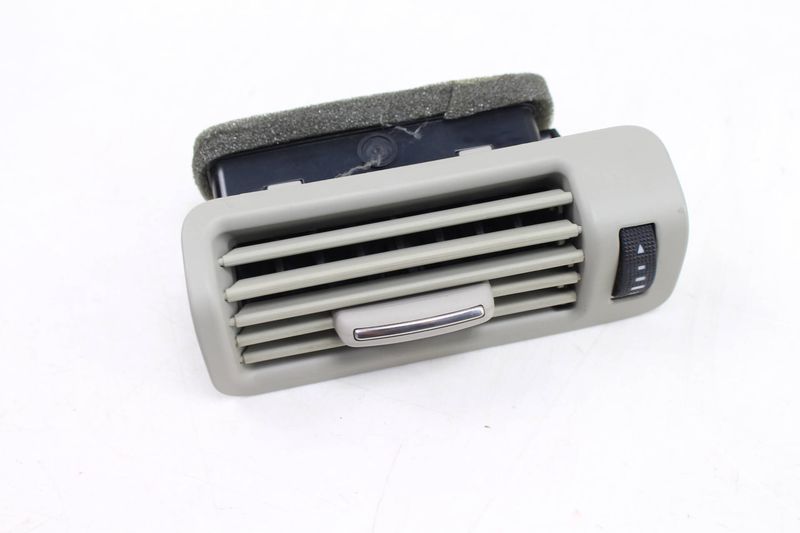 B Pillar Air / Climate Vent 4L0819209 — Used (SKU 194925)