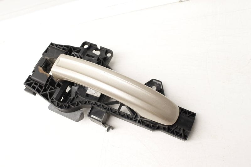 Exterior Door Handle Assembly 4L0839885H — Used (SKU 276444)