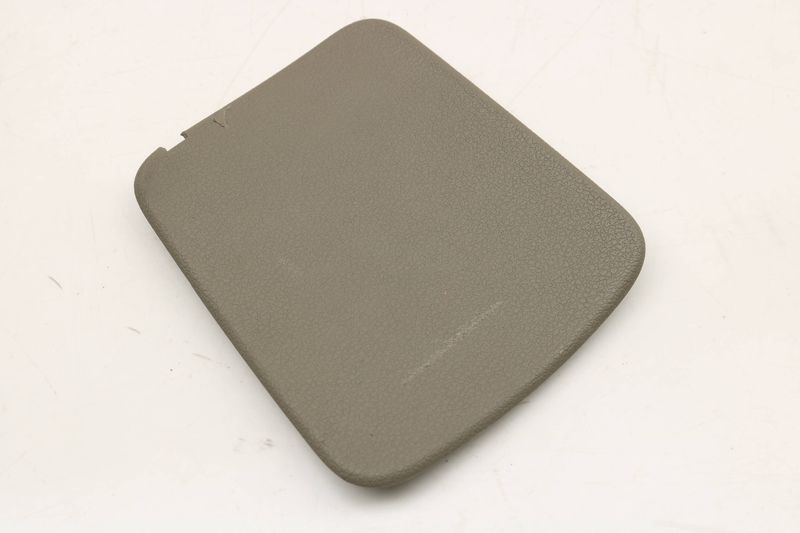 Trunk Hatch Tail Light Cover / Panel 4L0867657 — Used (SKU 395368)
