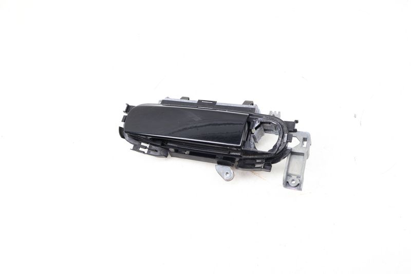 Exterior Door Handle Assembly 8E1837207 — Used (SKU 652342)