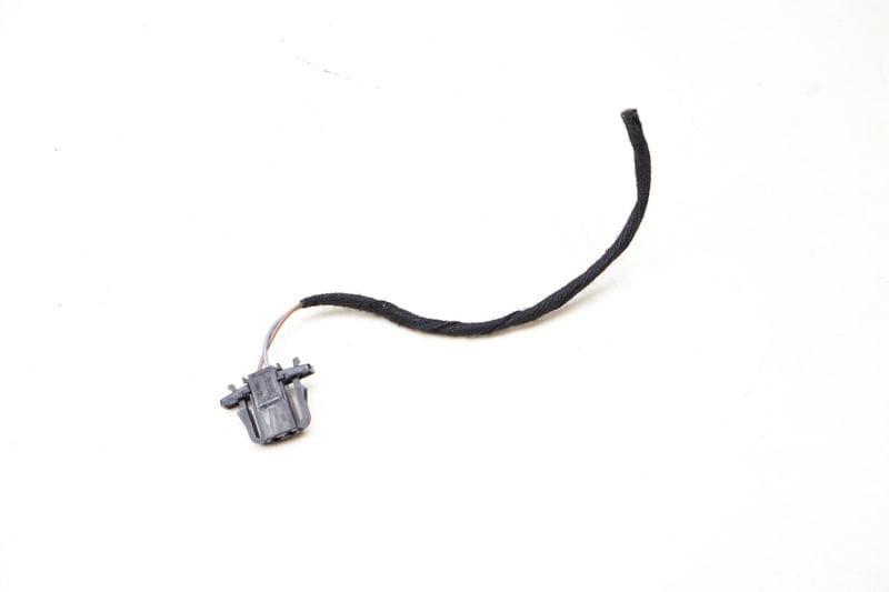 Inner Tail Light Wiring Connector / Pigtail (2-PIN) — Used (SKU 652360)