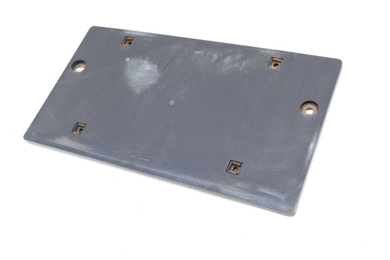 License Plate Mount / Bracket 8E0827113C — Used (SKU 652177)