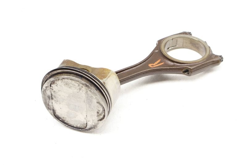 Piston w/ Connecting Rod 079107066P — Used (SKU 652605)