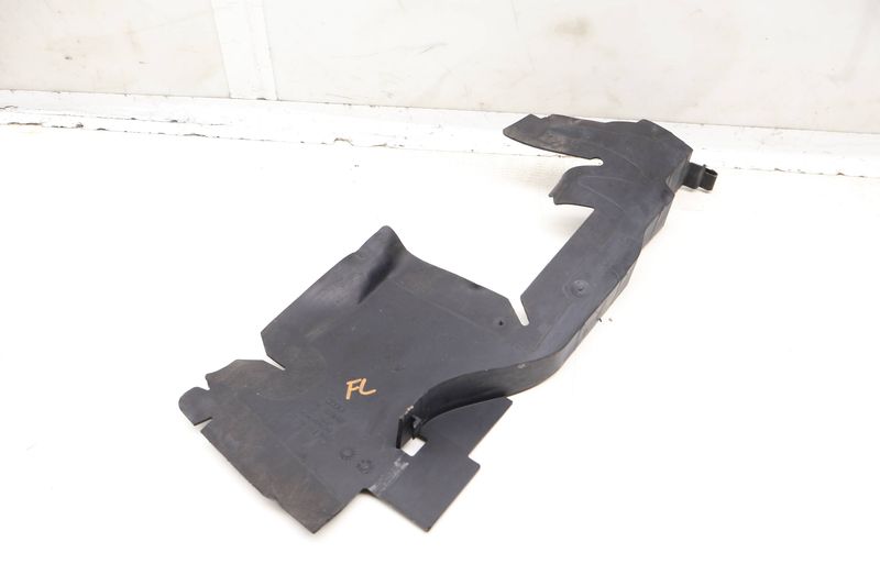 Radiator Air Guide / Duct 8J0121283A — Used (SKU 619479)