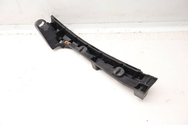 Bumper Guide / Bracket 8J0807484 — Used (SKU 619483)