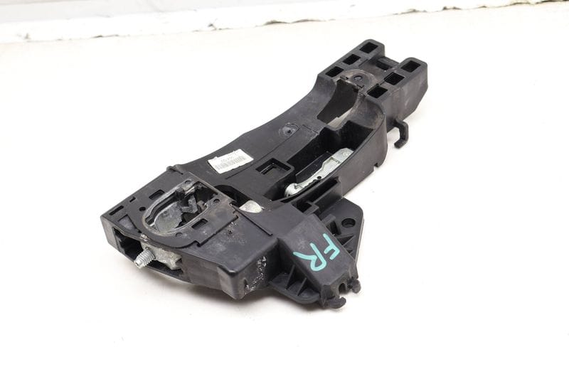 Exterior Door Handle Bracket 8J0837886 — Used (SKU 619704)