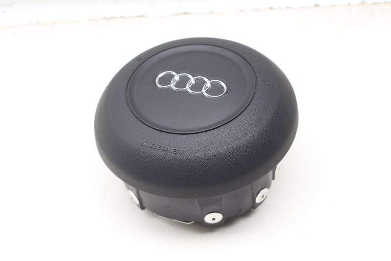 Steering Wheel Airbag / Air Bag 8J0880201E — Used (SKU 619728)