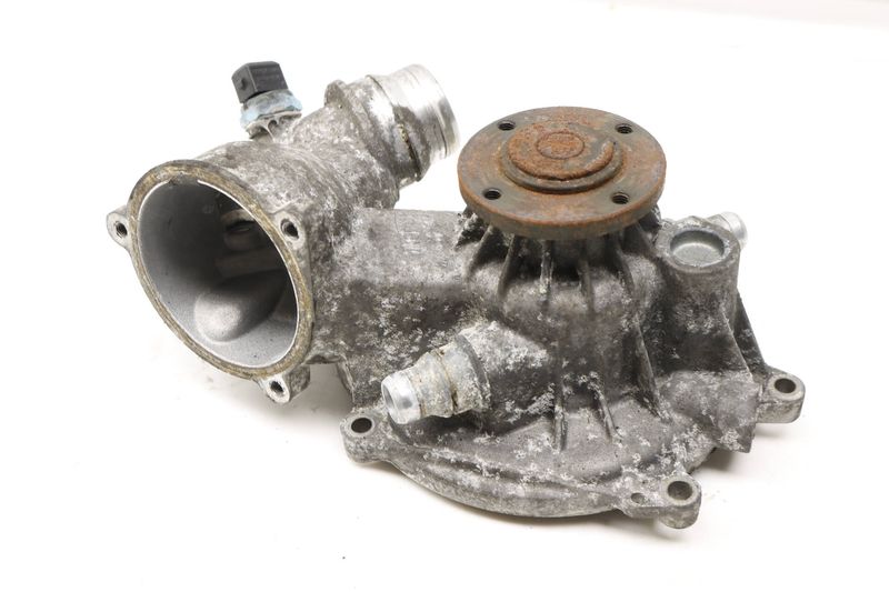 Coolant / Water Pump 11517586779 — Used (SKU 332985)
