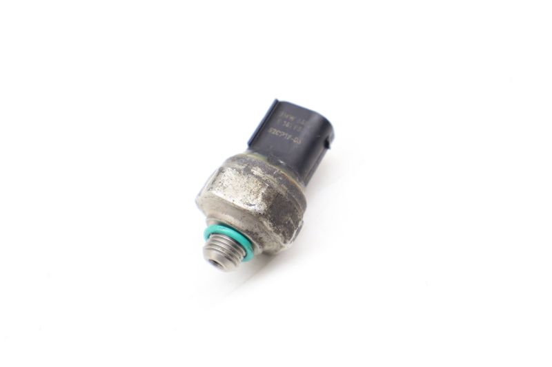 AC Pressure Switch / Sensor 64539141957 — Used (SKU 704234)
