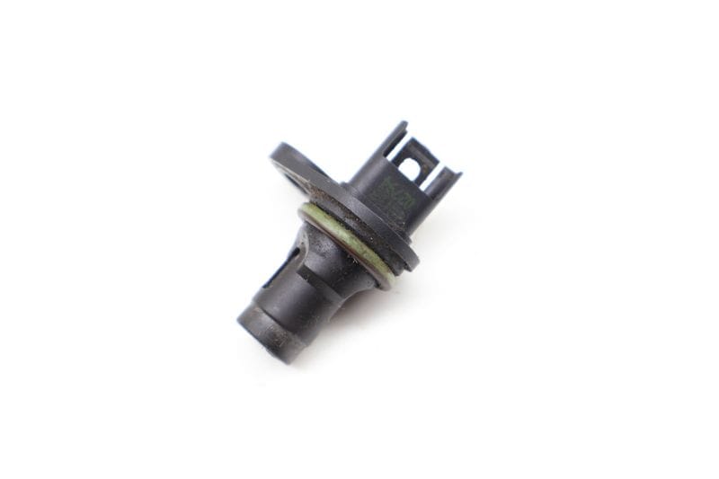 Cam / Camshaft Position Sensor 13627525014 — Used (SKU 704229)