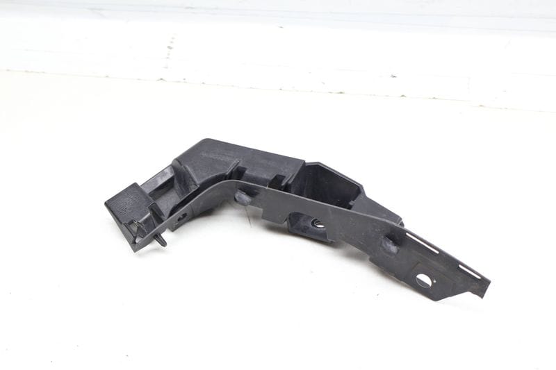 Bumper Mount Bracket 51113400920 — Used (SKU 704332)