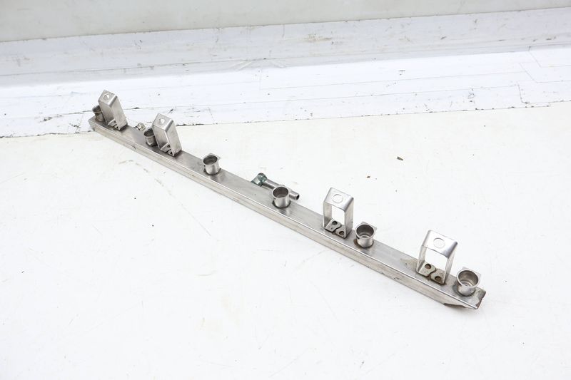 Fuel Rail / Injection Tube 13537542541 — Used (SKU 704396)