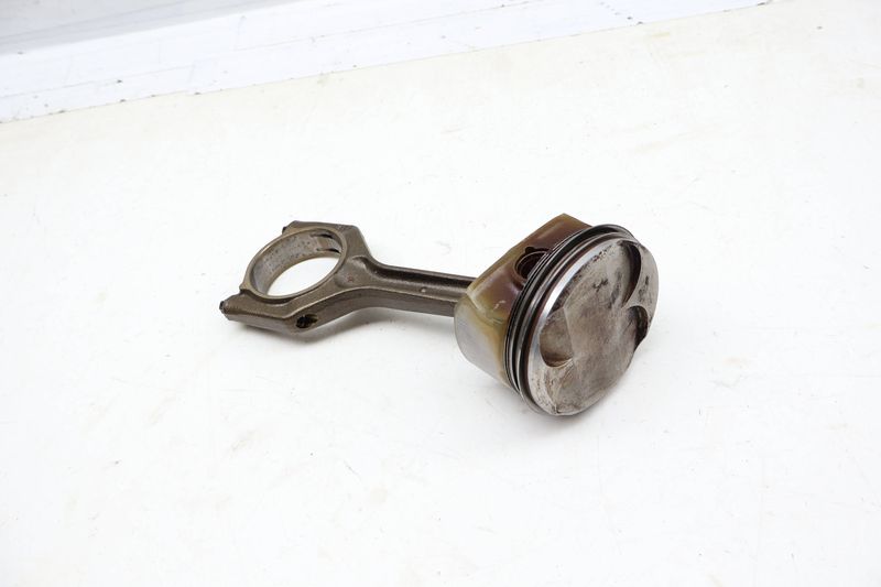 Piston w/ Connecting Rod 11257558528 — Used (SKU 704456)
