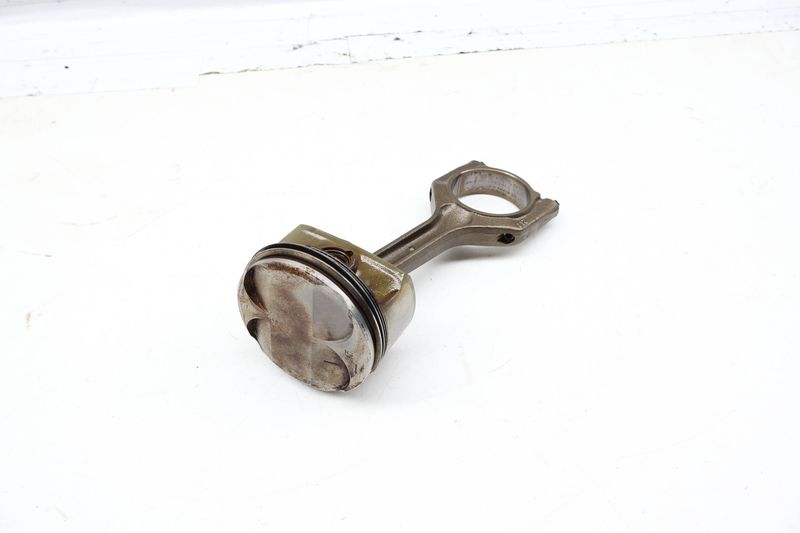 Piston w/ Connecting Rod 11257558528 — Used (SKU 704459)