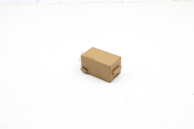 Relay 61368384505 — Used (SKU 704028)