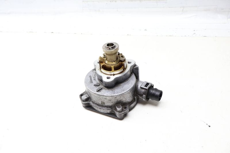 Vacuum Pump 11667558344 — Used (SKU 704385)