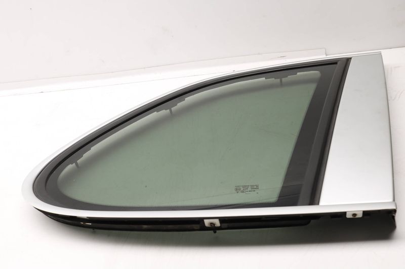 Side Quarter Window / Glass 7L5845298BA — Used (SKU 359641)