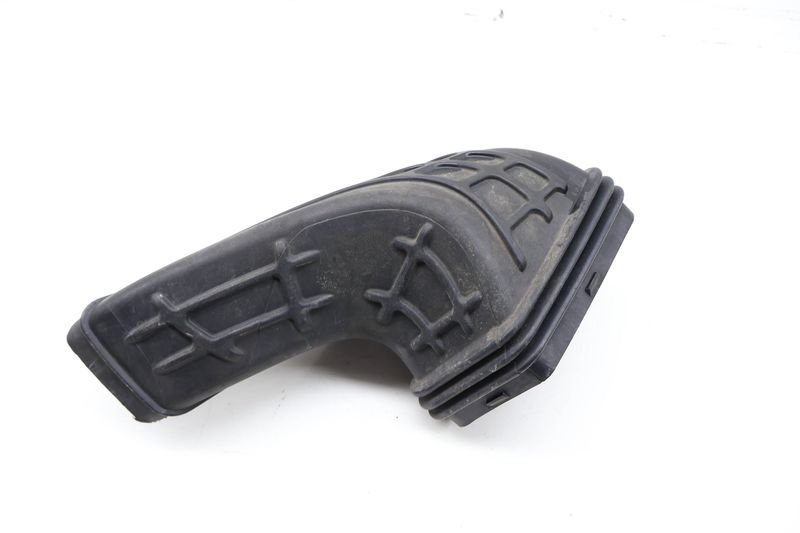 Air Intake Duct 8R0129739A — Used (SKU 717511)