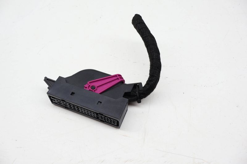 Amplifier / Amp Wiring Connector Pigtail 4E0971636 — Used (SKU 717146)