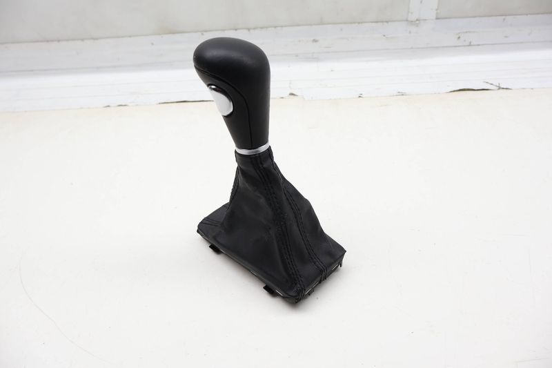 Automatic Shifter Knob w/ Boot 8K1713139A — Used (SKU 717051)