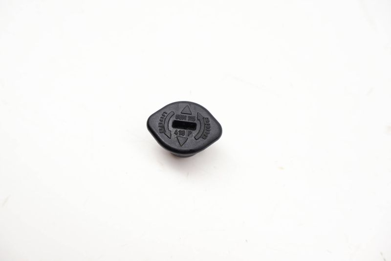 Engine Valve Cover Plug 06H115418P — Used (SKU 717370)