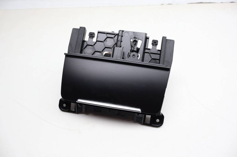 Ashtray / Cigarette Lighter 8K0857951 — Used (SKU 717137)