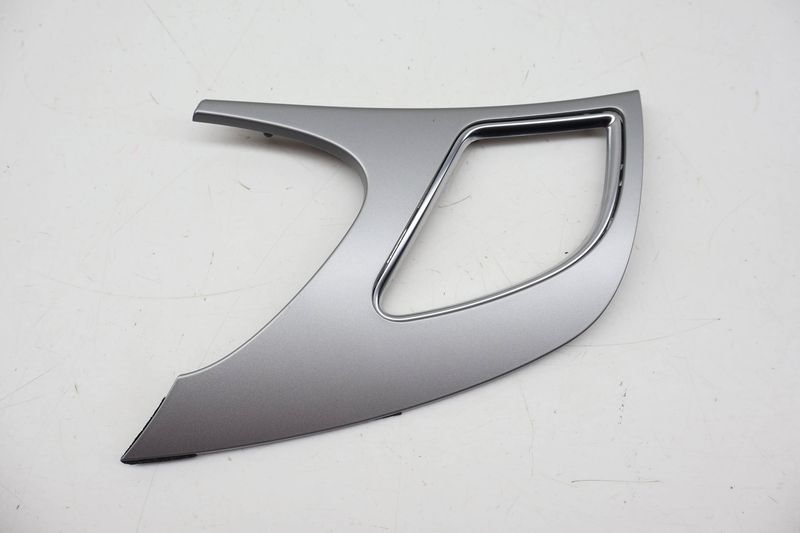 Dash Air Vent Trim 8K1820901G — Used (SKU 717143)