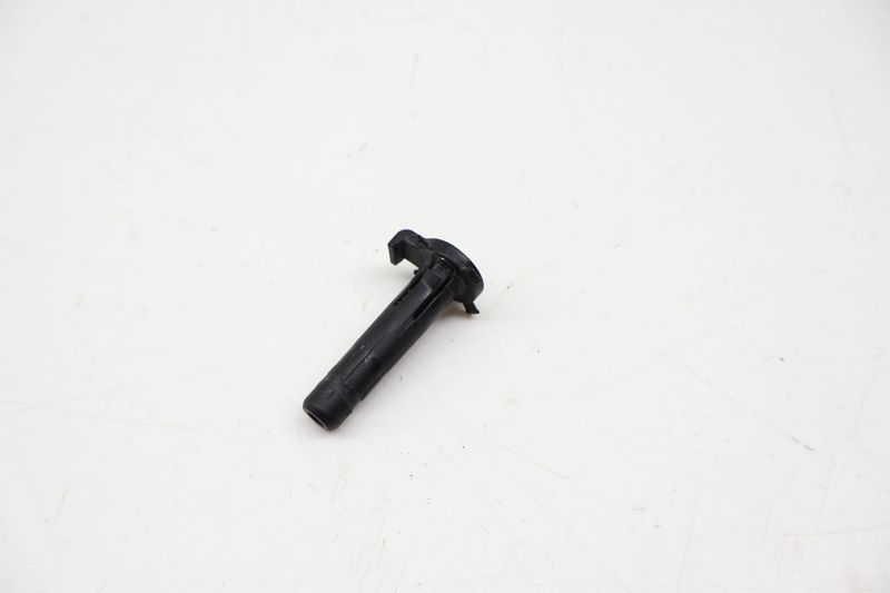 Radiator Mount Bolt / Pin WHT001506A — Used (SKU 717344)