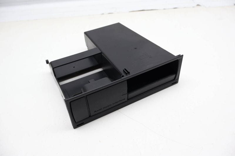 MMI / Ami Interface Module Housing 4E0060700 — Used (SKU 717138)