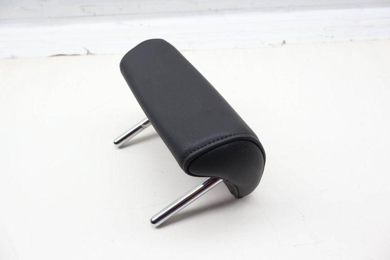 Center Headrest / Head Rest 8K0885975B — Used (SKU 717039)