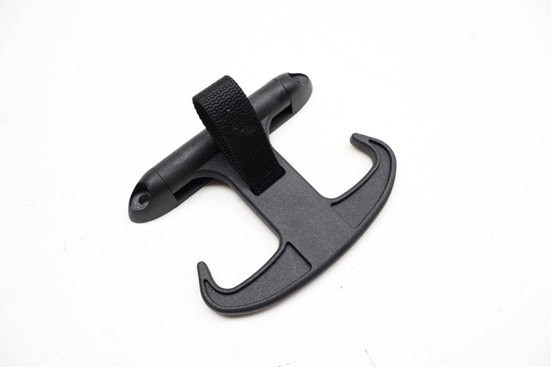Trunk Cargo Hook / Hanger 6Y5867615 — Used (SKU 717049)
