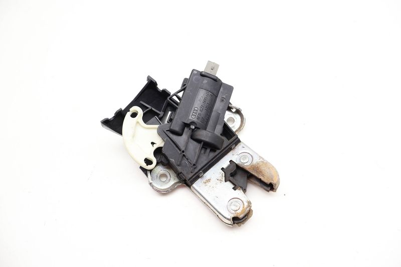 Trunk Latch / Lock 4F5827505D — Used (SKU 717365)