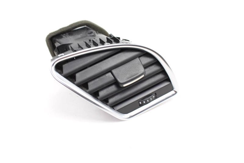 Dash Air Vent 8T1820902C — Used (SKU 277682)