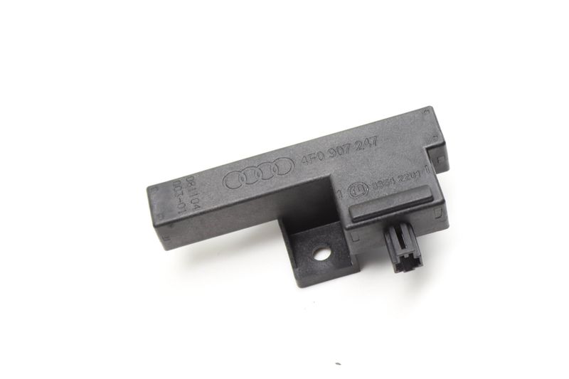Kessy / Keyless Entry Antenna 4F0907247 — Used (SKU 562359)