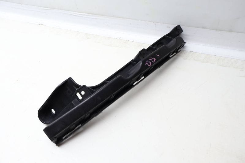 Bumper Bracket / Guide 8J0807484A — Used (SKU 635937)