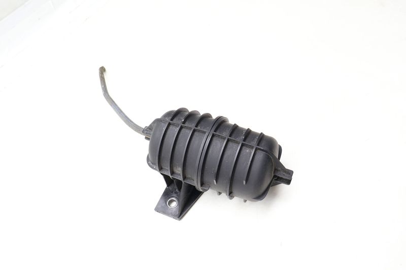 Turbocharger Vacuum Tank 11652247620 — Used (SKU 682658)